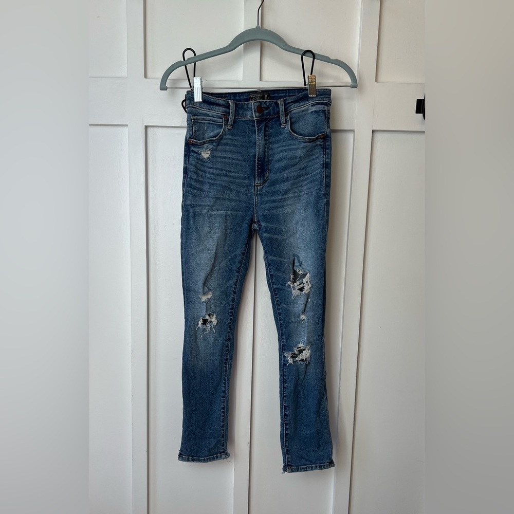 Abercrombie & Fitch Simone High Rise Ankle Jeans Size 25 / 0S Distressed Short